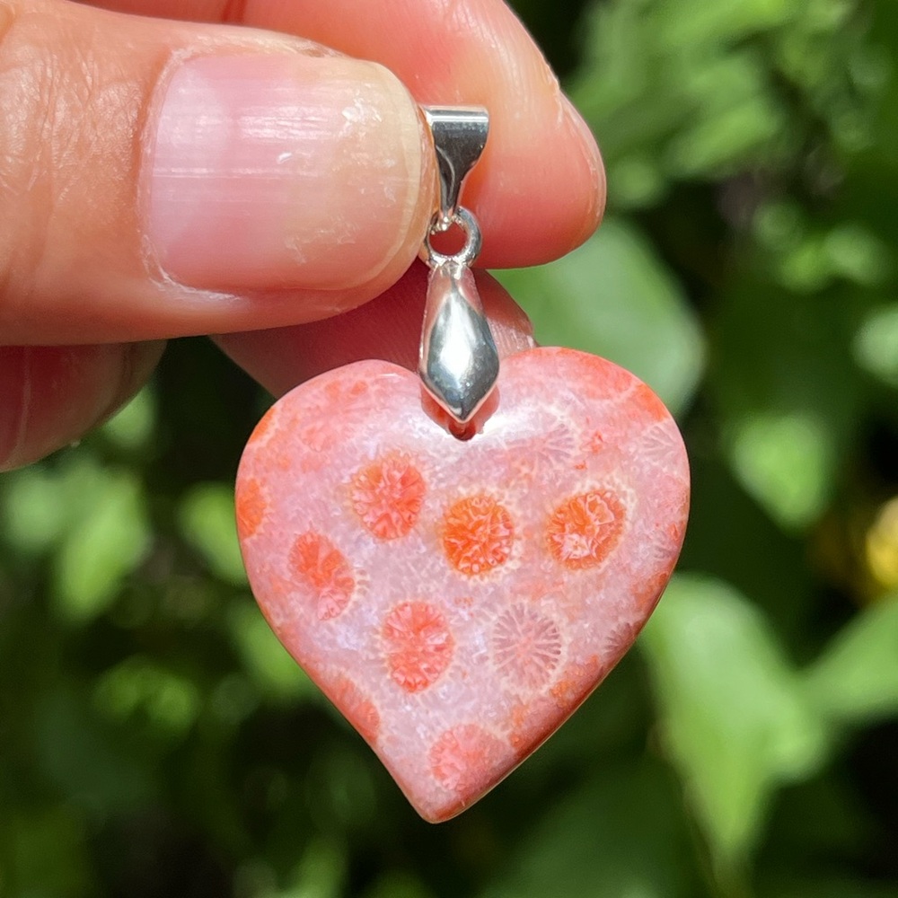 Sterling silver small dainty‎ pink coral heart pendant 1680